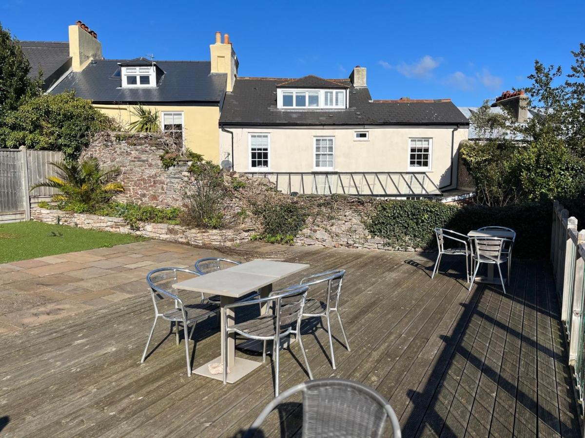 Dartside 6 * Dartmouth